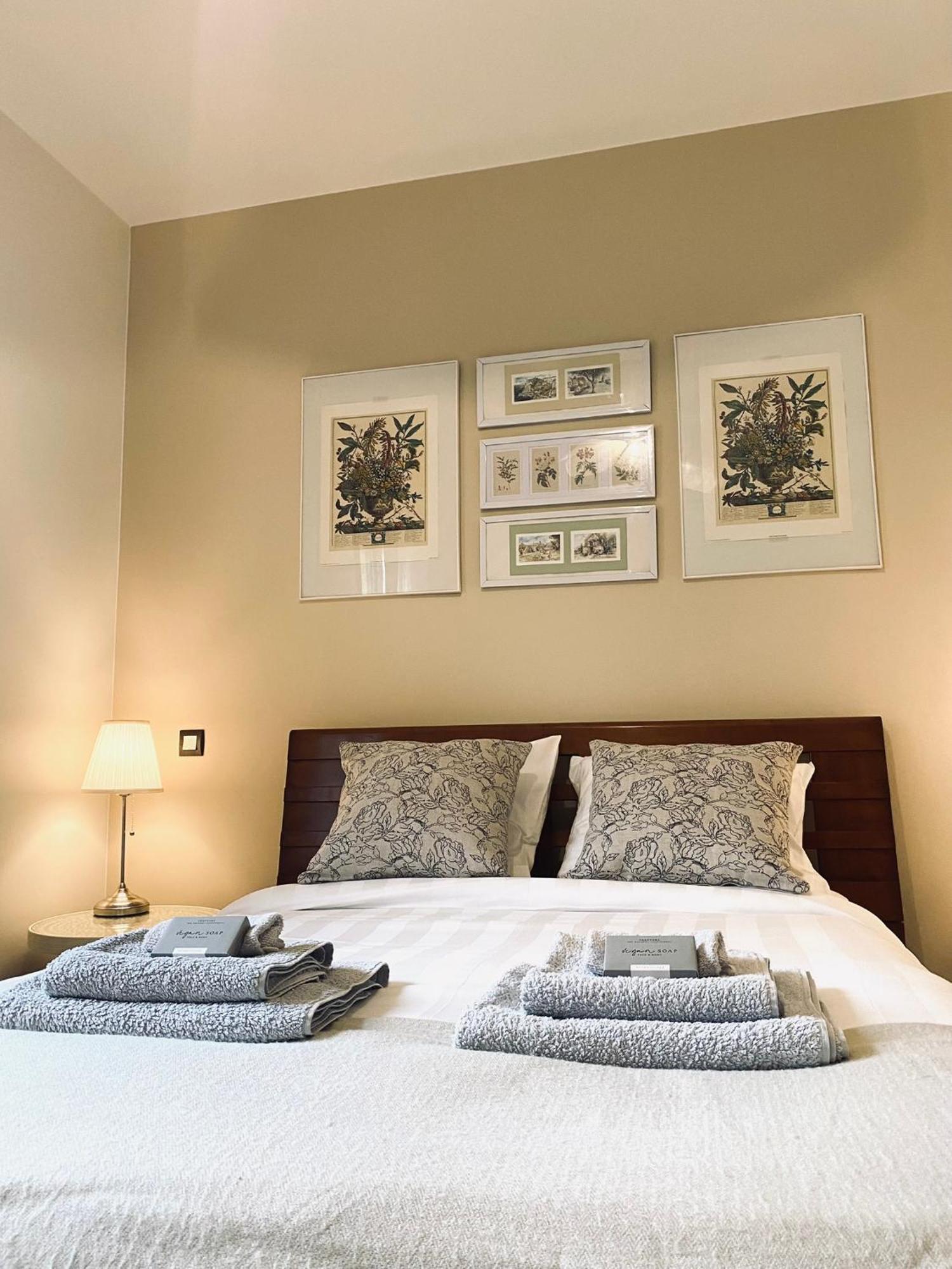 Le Hibou Heureux Bed and Breakfast Bézenac Buitenkant foto