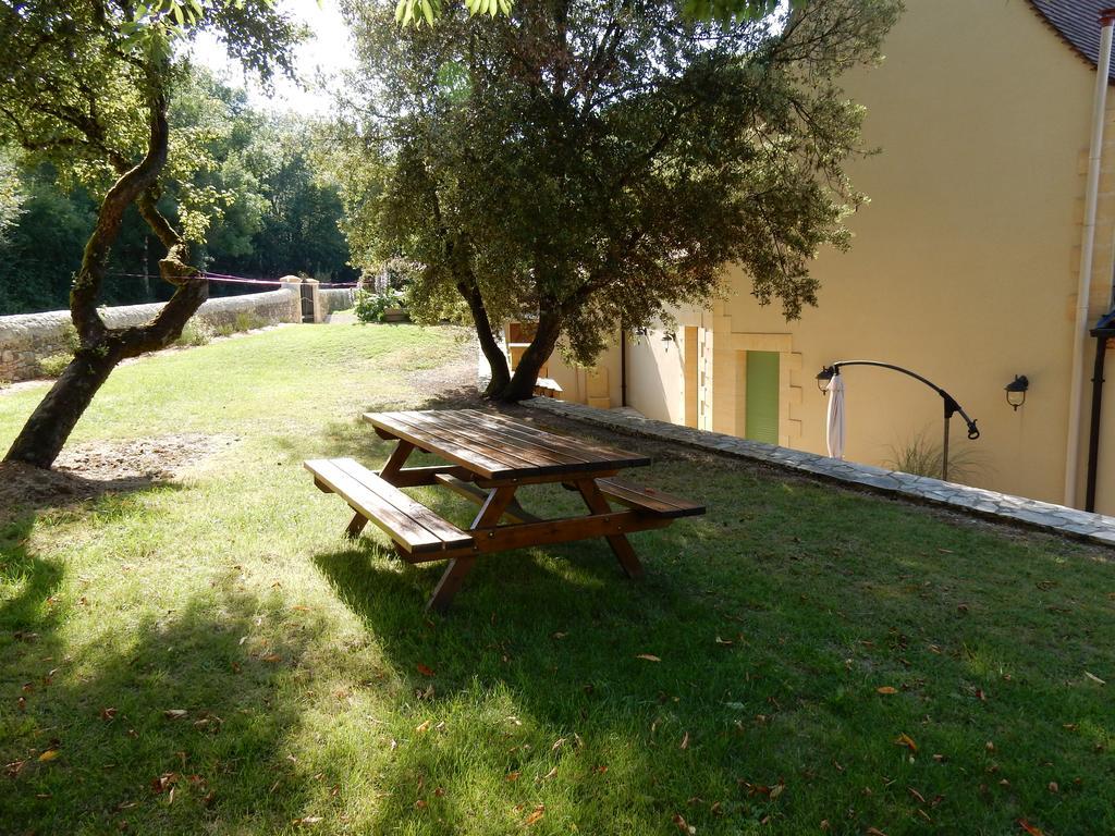 Le Hibou Heureux Bed and Breakfast Bézenac Buitenkant foto